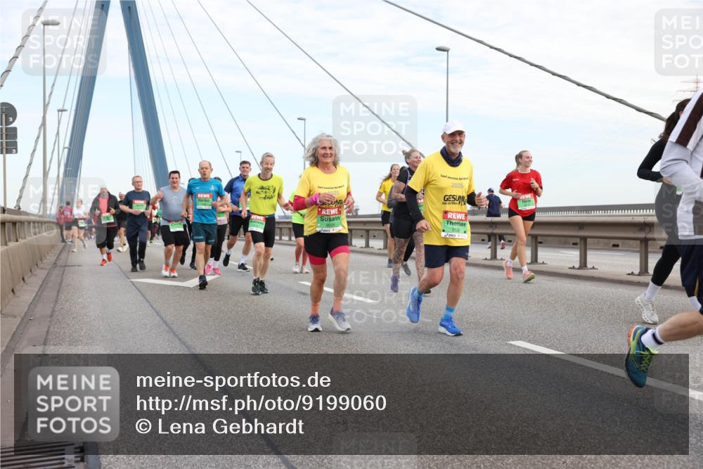 03.10.2025 - Köhlbrandbrückenlauf Lena Gebhardt http://msf.ph/oto/9199060 03.10.2025 15:37:02 Position 1 9535, 2025, 9536 meine-sportfotos.de