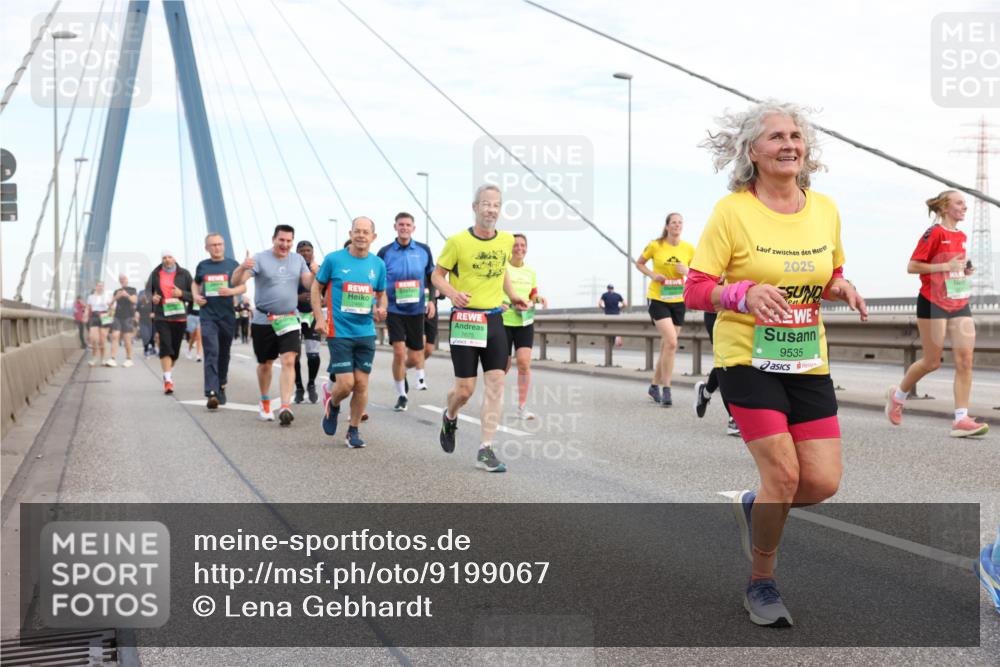 03.10.2025 - Köhlbrandbrückenlauf Lena Gebhardt http://msf.ph/oto/9199067 03.10.2025 15:37:03 Position 1 401, 7675, 2025, 9535 meine-sportfotos.de