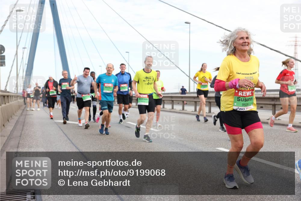 03.10.2025 - Köhlbrandbrückenlauf Lena Gebhardt http://msf.ph/oto/9199068 03.10.2025 15:37:03 Position 1 7675, 2025, 9535 meine-sportfotos.de
