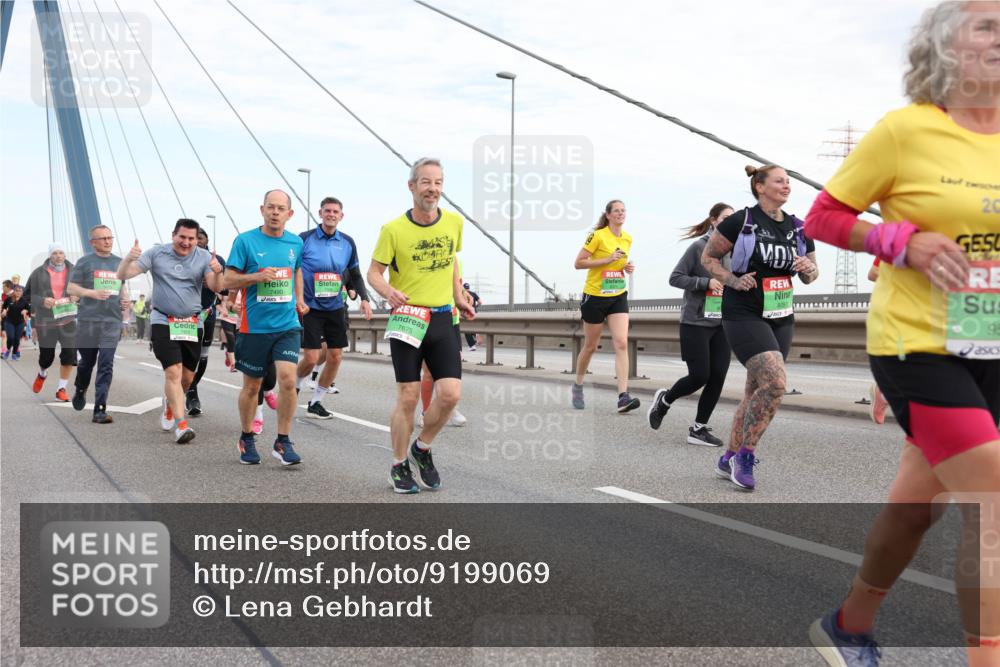03.10.2025 - Köhlbrandbrückenlauf Lena Gebhardt http://msf.ph/oto/9199069 03.10.2025 15:37:04 Position 1 7490, 7675, 2, 95 meine-sportfotos.de