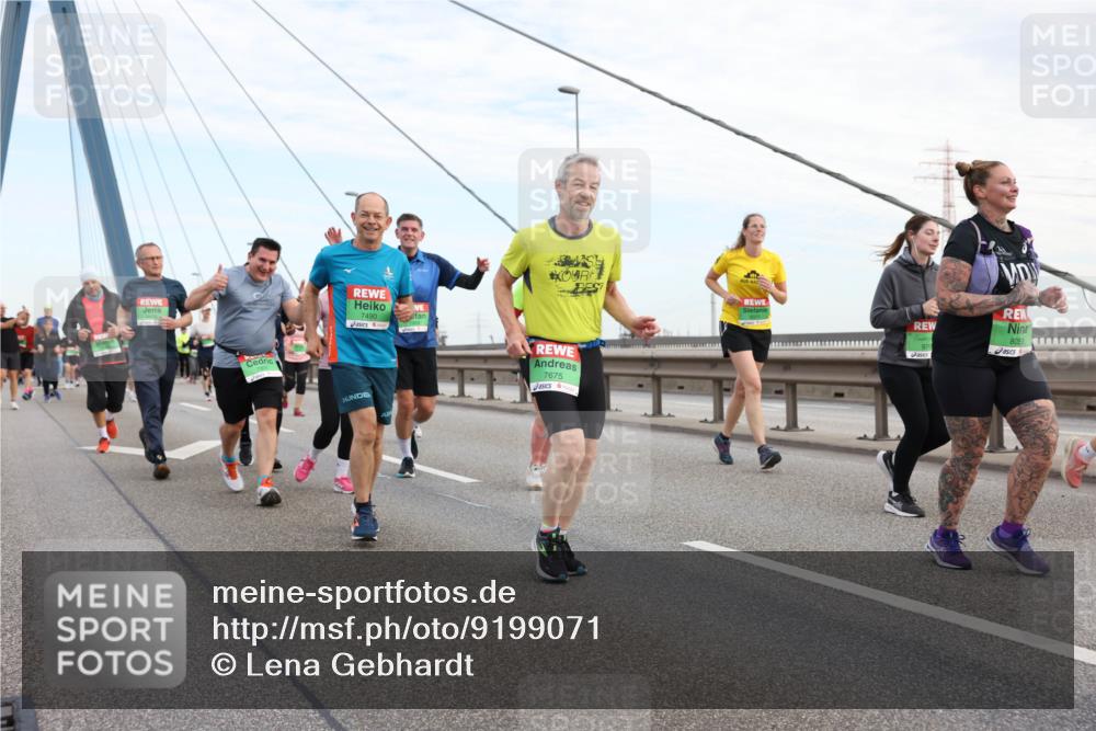 03.10.2025 - Köhlbrandbrückenlauf Lena Gebhardt http://msf.ph/oto/9199071 03.10.2025 15:37:04 Position 1 7905, 7490, 7675, 8053, 970 meine-sportfotos.de