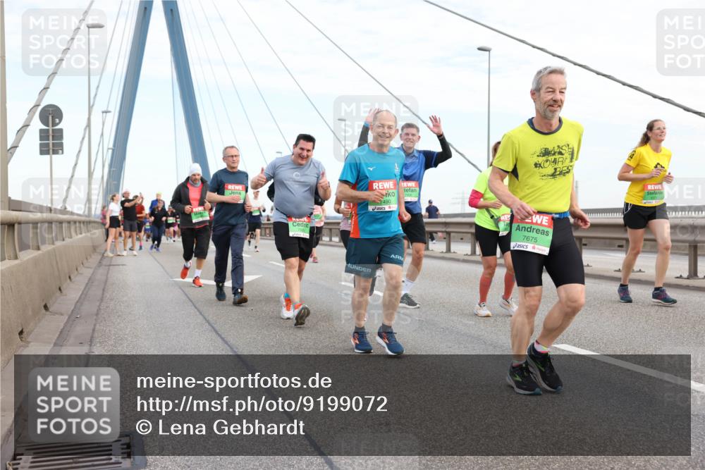 03.10.2025 - Köhlbrandbrückenlauf Lena Gebhardt http://msf.ph/oto/9199072 03.10.2025 15:37:04 Position 1 7905, 7490, 7675, 8371 meine-sportfotos.de