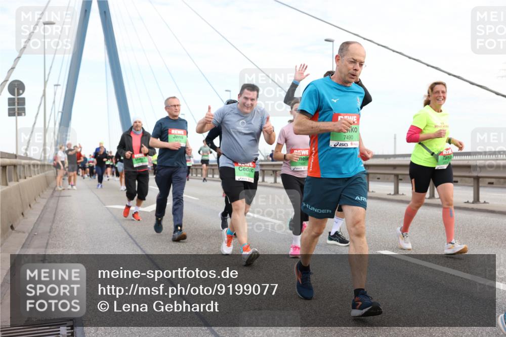 03.10.2025 - Köhlbrandbrückenlauf Lena Gebhardt http://msf.ph/oto/9199077 03.10.2025 15:37:05 Position 1 7905, 7900, 7490 meine-sportfotos.de