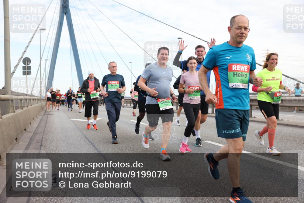 03.10.2025 - Köhlbrandbrückenlauf Lena Gebhardt http://msf.ph/oto/9199079 03.10.2025 15:37:06 Position 1 9478, 7905, 7900, 7490 meine-sportfotos.de