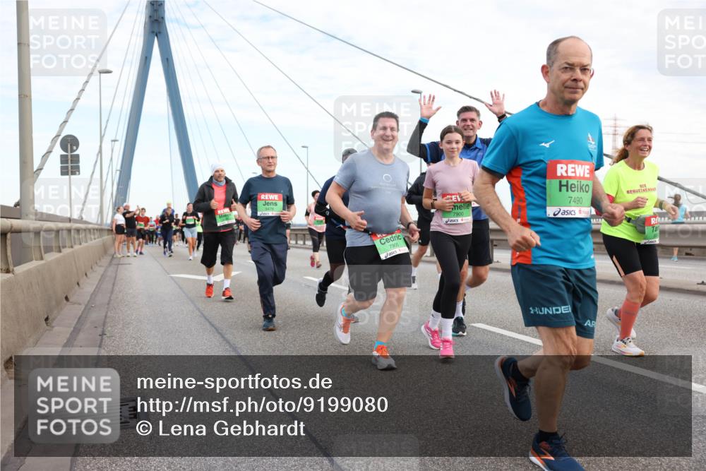 03.10.2025 - Köhlbrandbrückenlauf Lena Gebhardt http://msf.ph/oto/9199080 03.10.2025 15:37:06 Position 1 7905, 7490, 7900 meine-sportfotos.de