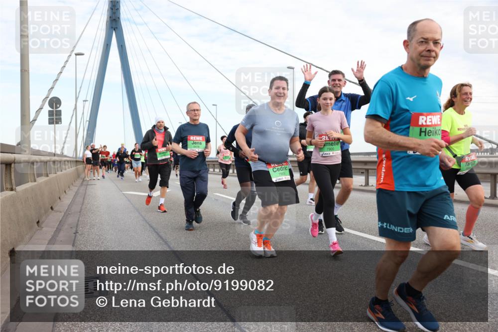 03.10.2025 - Köhlbrandbrückenlauf Lena Gebhardt http://msf.ph/oto/9199082 03.10.2025 15:37:06 Position 1 7905, 7900 meine-sportfotos.de