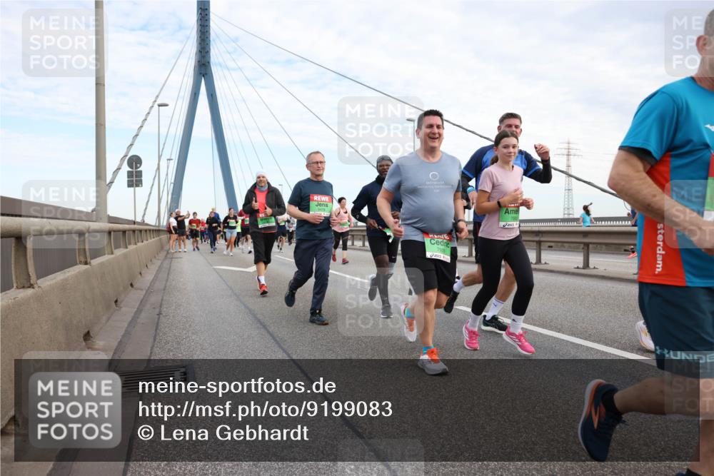 03.10.2025 - Köhlbrandbrückenlauf Lena Gebhardt http://msf.ph/oto/9199083 03.10.2025 15:37:06 Position 1 9478, 2004, 7905 meine-sportfotos.de