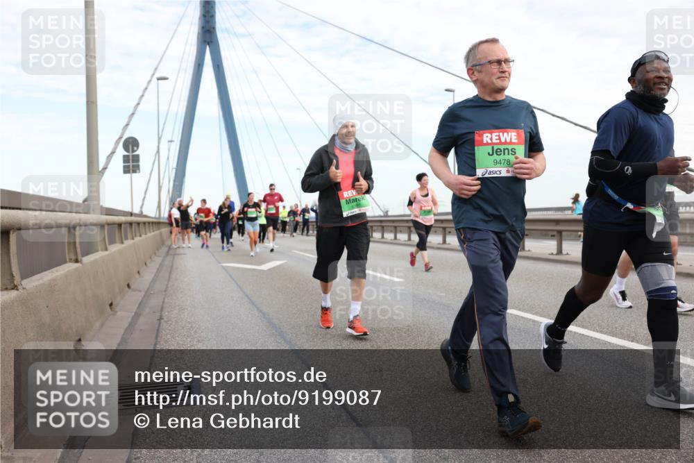 03.10.2025 - Köhlbrandbrückenlauf Lena Gebhardt http://msf.ph/oto/9199087 03.10.2025 15:37:07 Position 1 9478, 8397 meine-sportfotos.de