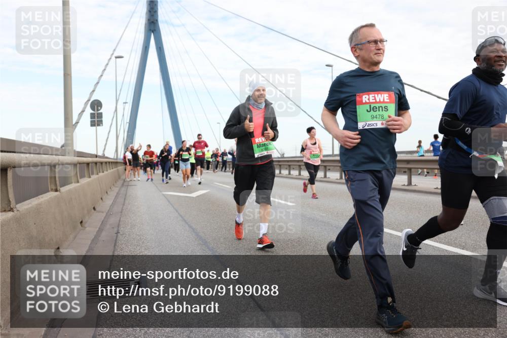 03.10.2025 - Köhlbrandbrückenlauf Lena Gebhardt http://msf.ph/oto/9199088 03.10.2025 15:37:07 Position 1 8397, 9478 meine-sportfotos.de