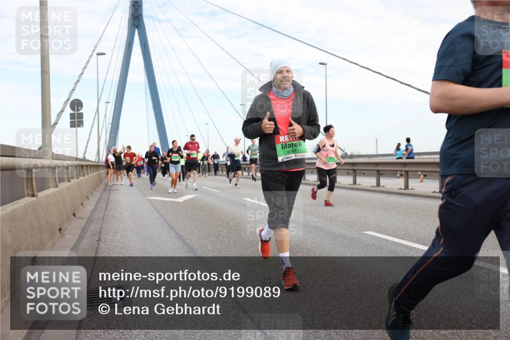 03.10.2025 - Köhlbrandbrückenlauf Lena Gebhardt http://msf.ph/oto/9199089 03.10.2025 15:37:08 Position 1 8397 meine-sportfotos.de
