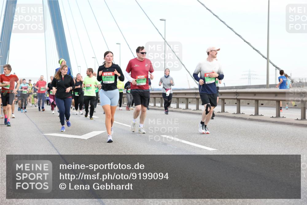 03.10.2025 - Köhlbrandbrückenlauf Lena Gebhardt http://msf.ph/oto/9199094 03.10.2025 15:37:09 Position 1 7943 meine-sportfotos.de