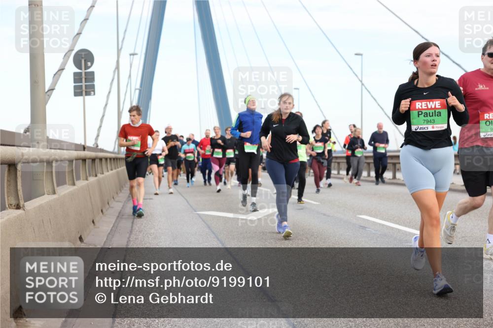 03.10.2025 - Köhlbrandbrückenlauf Lena Gebhardt http://msf.ph/oto/9199101 03.10.2025 15:37:11 Position 1 7943, 9 meine-sportfotos.de