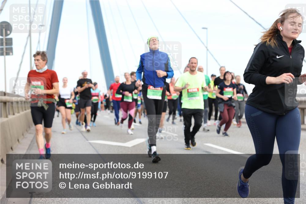 03.10.2025 - Köhlbrandbrückenlauf Lena Gebhardt http://msf.ph/oto/9199107 03.10.2025 15:37:13 Position 1  meine-sportfotos.de