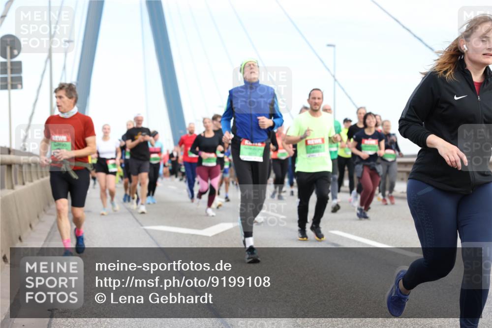 03.10.2025 - Köhlbrandbrückenlauf Lena Gebhardt http://msf.ph/oto/9199108 03.10.2025 15:37:13 Position 1  meine-sportfotos.de