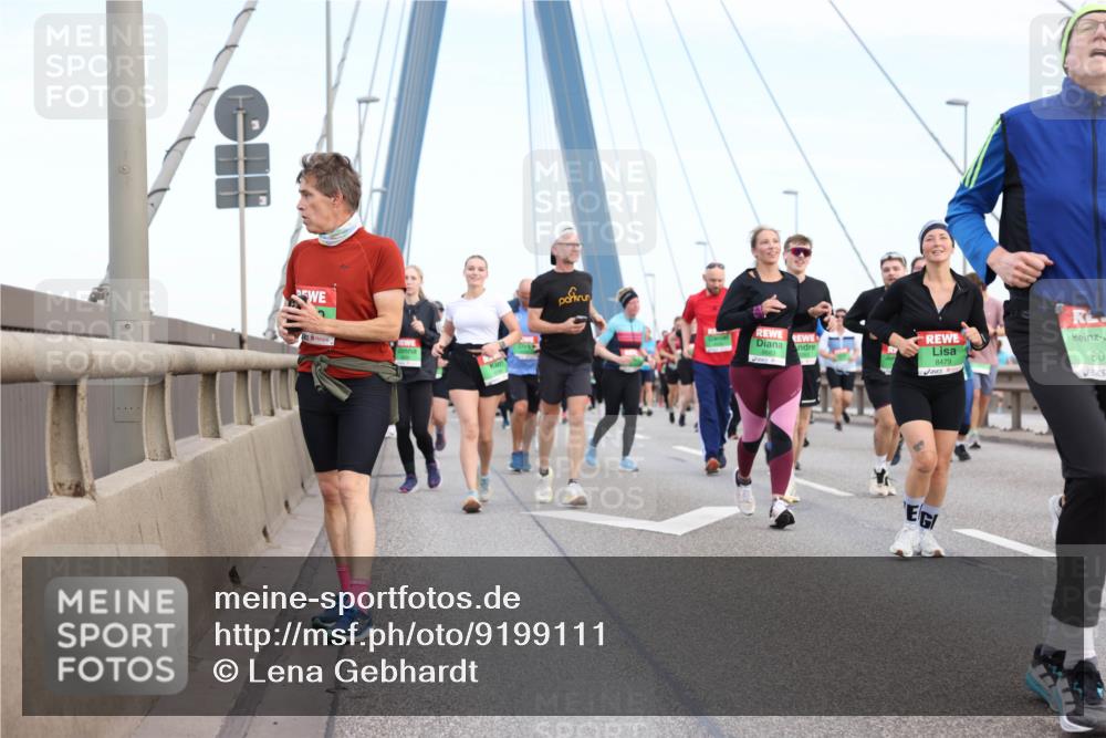 03.10.2025 - Köhlbrandbrückenlauf Lena Gebhardt http://msf.ph/oto/9199111 03.10.2025 15:37:15 Position 1 8479, 80 meine-sportfotos.de