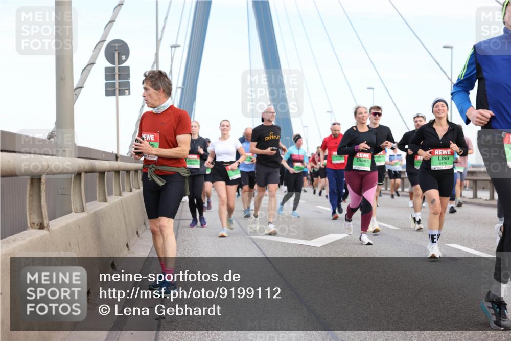 03.10.2025 - Köhlbrandbrückenlauf Lena Gebhardt http://msf.ph/oto/9199112 03.10.2025 15:37:15 Position 1 8479 meine-sportfotos.de