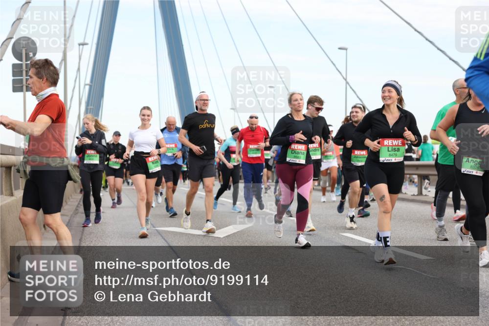03.10.2025 - Köhlbrandbrückenlauf Lena Gebhardt http://msf.ph/oto/9199114 03.10.2025 15:37:15 Position 1 8479, 8683, 7958, 8328 meine-sportfotos.de