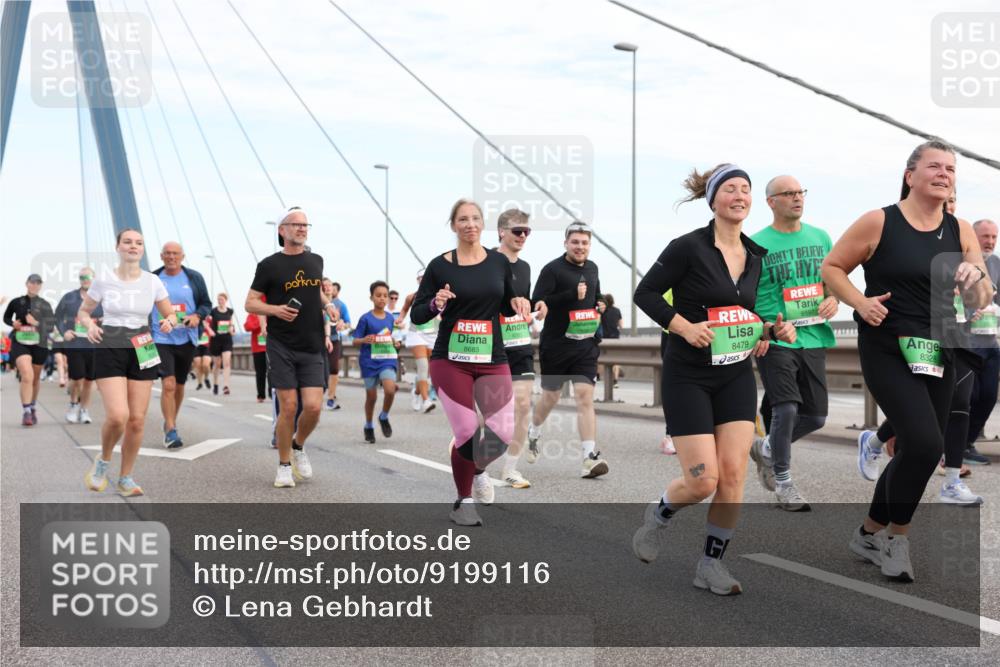 03.10.2025 - Köhlbrandbrückenlauf Lena Gebhardt http://msf.ph/oto/9199116 03.10.2025 15:37:17 Position 1 8683, 8479, 8328 meine-sportfotos.de