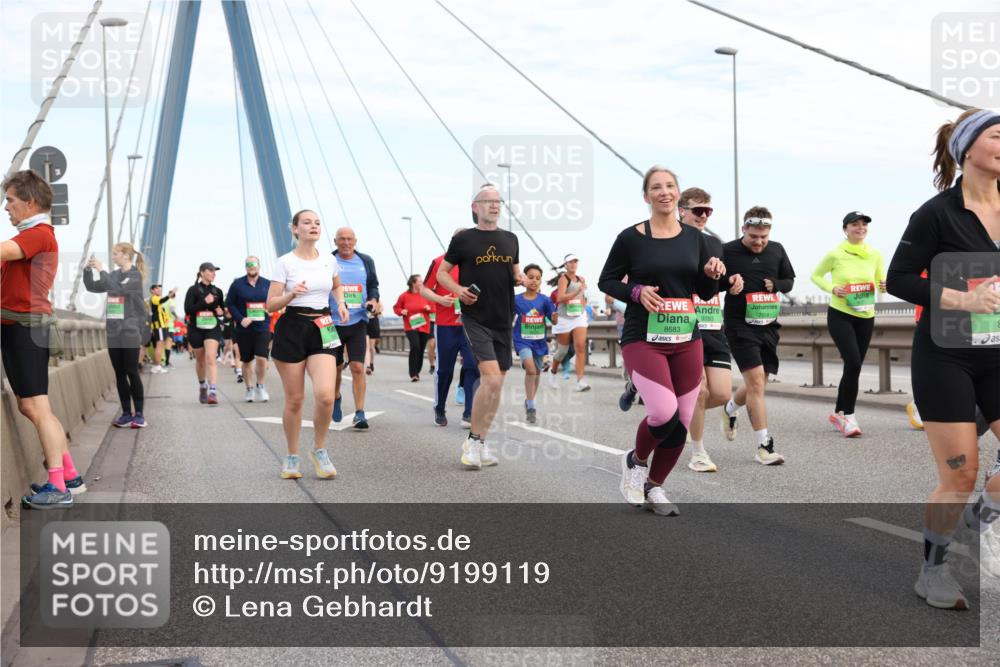 03.10.2025 - Köhlbrandbrückenlauf Lena Gebhardt http://msf.ph/oto/9199119 03.10.2025 15:37:17 Position 1 9283, 8683, 7958 meine-sportfotos.de