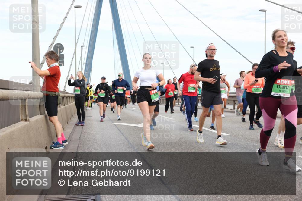 03.10.2025 - Köhlbrandbrückenlauf Lena Gebhardt http://msf.ph/oto/9199121 03.10.2025 15:37:18 Position 1 8596, 8087, 8683 meine-sportfotos.de