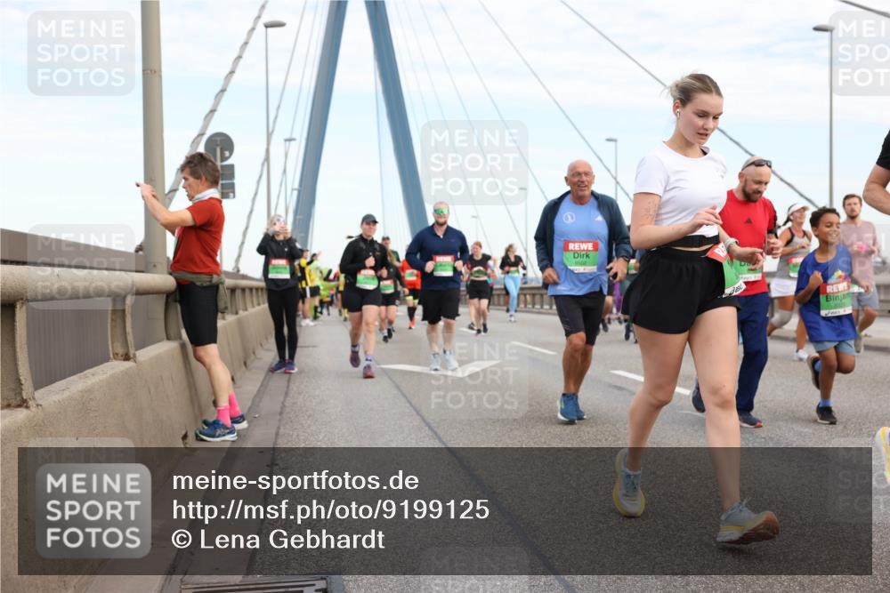 03.10.2025 - Köhlbrandbrückenlauf Lena Gebhardt http://msf.ph/oto/9199125 03.10.2025 15:37:19 Position 1 8502 meine-sportfotos.de