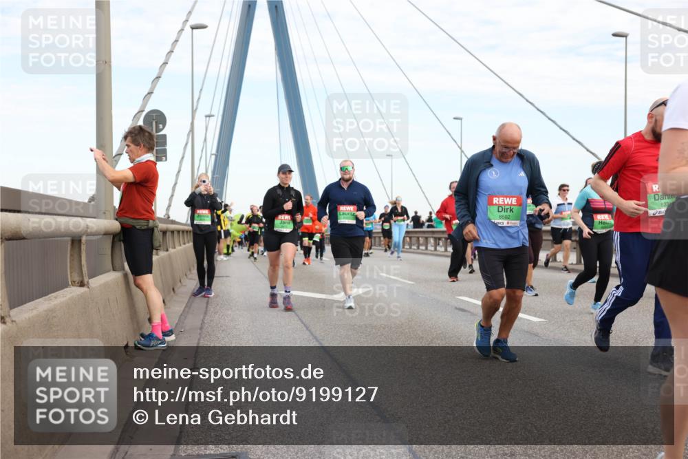03.10.2025 - Köhlbrandbrückenlauf Lena Gebhardt http://msf.ph/oto/9199127 03.10.2025 15:37:19 Position 1 8502, 8330 meine-sportfotos.de