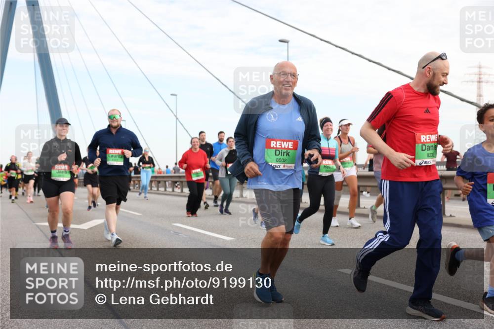 03.10.2025 - Köhlbrandbrückenlauf Lena Gebhardt http://msf.ph/oto/9199130 03.10.2025 15:37:20 Position 1 8502, 8339 meine-sportfotos.de