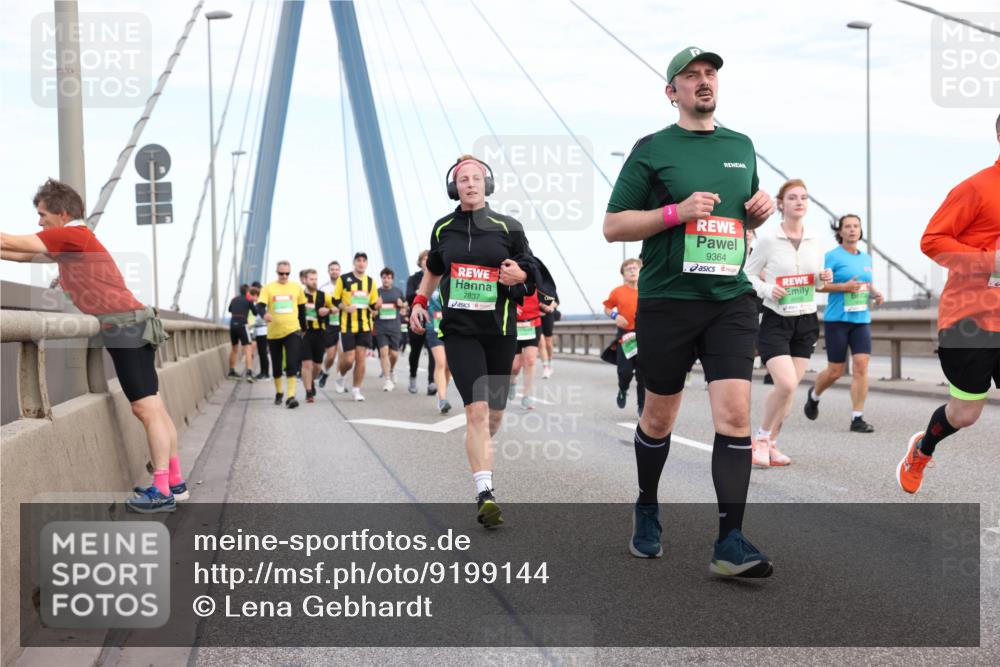 03.10.2025 - Köhlbrandbrückenlauf Lena Gebhardt http://msf.ph/oto/9199144 03.10.2025 15:37:26 Position 1 7837, 9364 meine-sportfotos.de