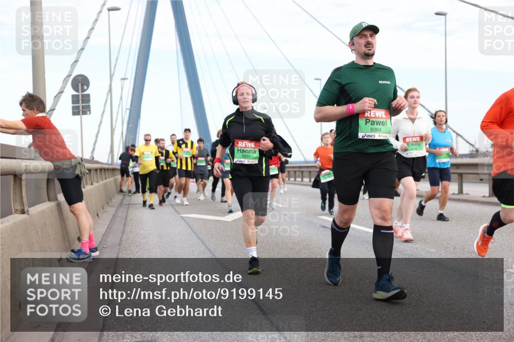 03.10.2025 - Köhlbrandbrückenlauf Lena Gebhardt http://msf.ph/oto/9199145 03.10.2025 15:37:26 Position 1 7837, 9364 meine-sportfotos.de