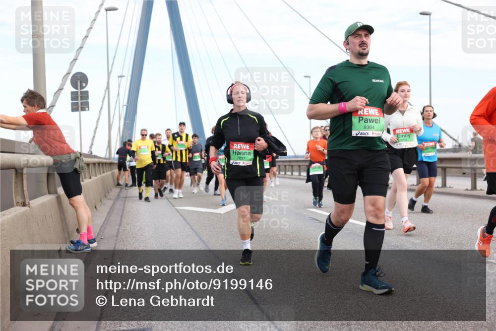 03.10.2025 - Köhlbrandbrückenlauf Lena Gebhardt http://msf.ph/oto/9199146 03.10.2025 15:37:26 Position 1 8, 7837, 9364 meine-sportfotos.de
