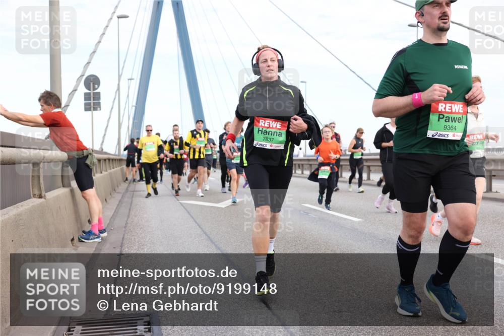 03.10.2025 - Köhlbrandbrückenlauf Lena Gebhardt http://msf.ph/oto/9199148 03.10.2025 15:37:27 Position 1 7837, 9364 meine-sportfotos.de