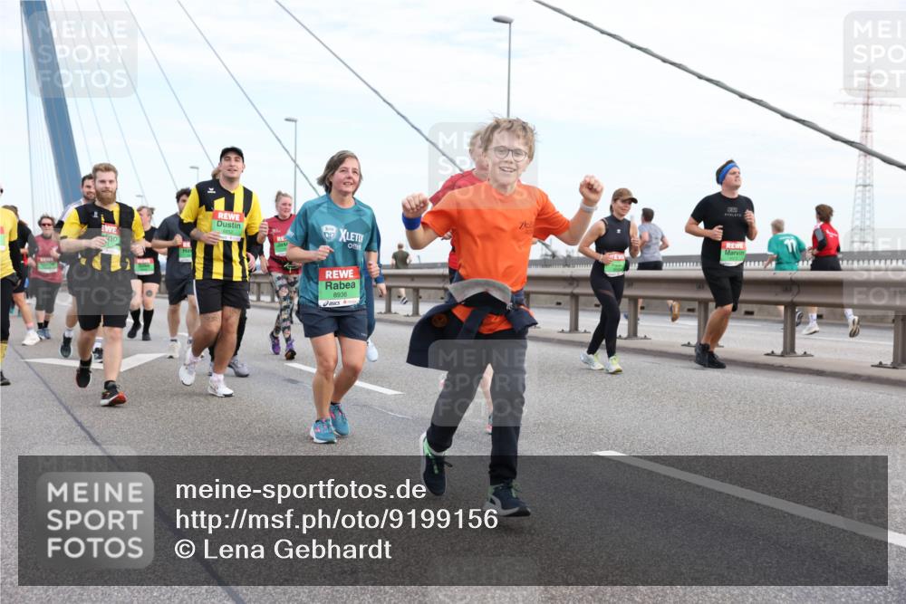 03.10.2025 - Köhlbrandbrückenlauf Lena Gebhardt http://msf.ph/oto/9199156 03.10.2025 15:37:29 Position 1 8936, 1 meine-sportfotos.de