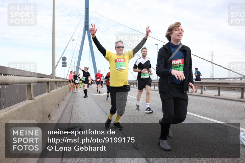 03.10.2025 - Köhlbrandbrückenlauf Lena Gebhardt http://msf.ph/oto/9199175 03.10.2025 15:37:33 Position 1 9697, 60 meine-sportfotos.de