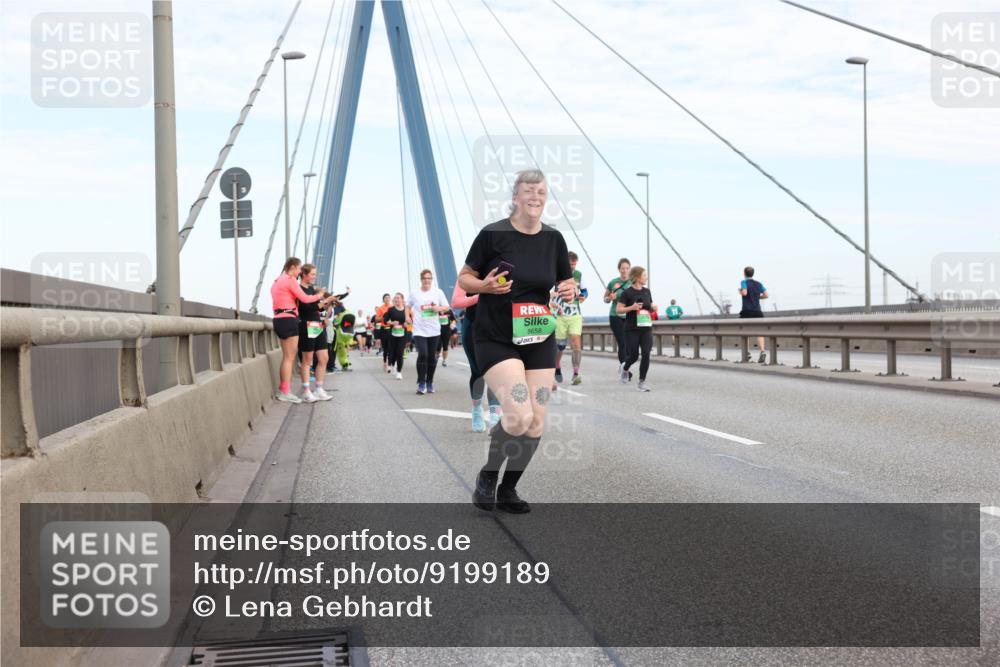 03.10.2025 - Köhlbrandbrückenlauf Lena Gebhardt http://msf.ph/oto/9199189 03.10.2025 15:37:37 Position 1 8658 meine-sportfotos.de