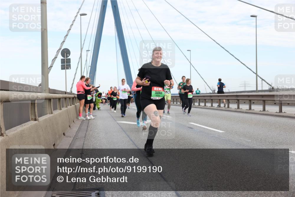 03.10.2025 - Köhlbrandbrückenlauf Lena Gebhardt http://msf.ph/oto/9199190 03.10.2025 15:37:37 Position 1 8658 meine-sportfotos.de