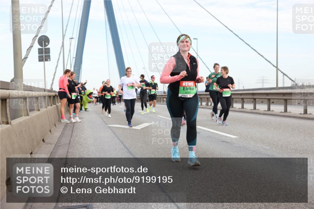 03.10.2025 - Köhlbrandbrückenlauf Lena Gebhardt http://msf.ph/oto/9199195 03.10.2025 15:37:38 Position 1 8320 meine-sportfotos.de