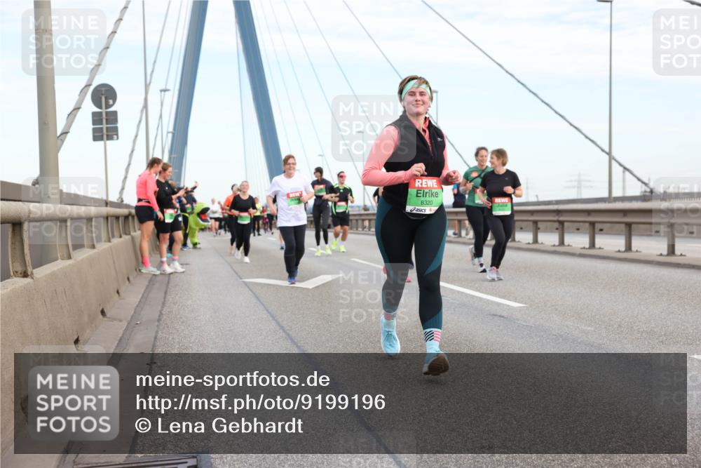 03.10.2025 - Köhlbrandbrückenlauf Lena Gebhardt http://msf.ph/oto/9199196 03.10.2025 15:37:38 Position 1 8320 meine-sportfotos.de