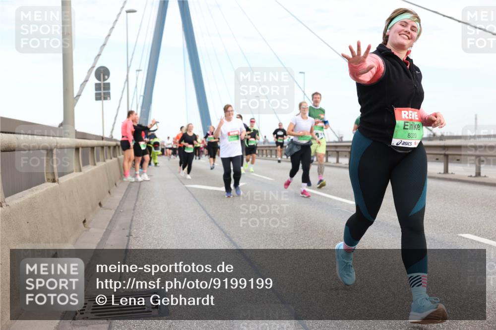 03.10.2025 - Köhlbrandbrückenlauf Lena Gebhardt http://msf.ph/oto/9199199 03.10.2025 15:37:39 Position 1 8320 meine-sportfotos.de