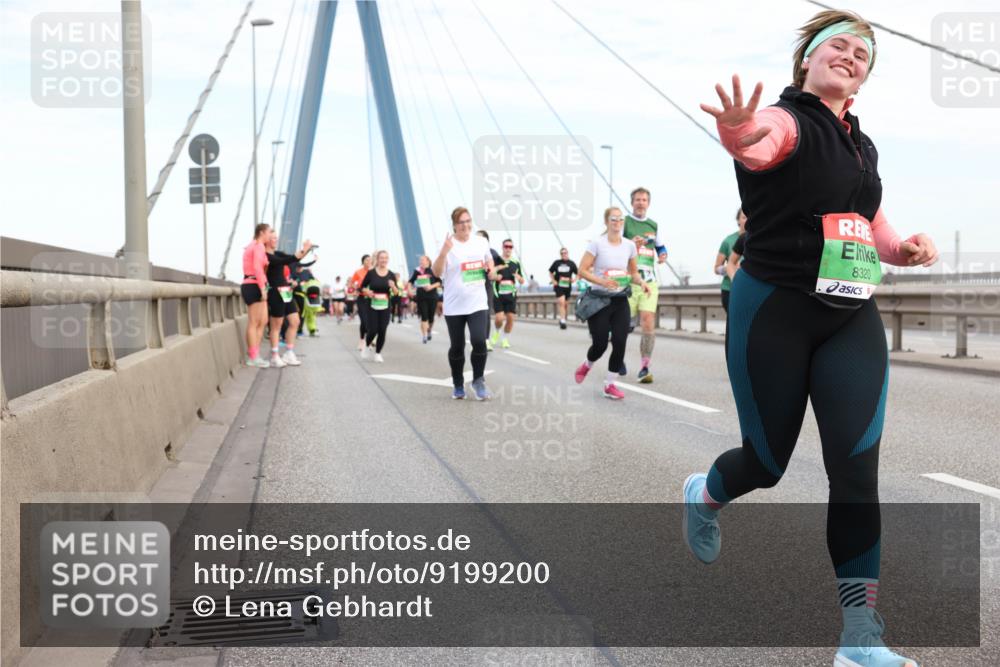 03.10.2025 - Köhlbrandbrückenlauf Lena Gebhardt http://msf.ph/oto/9199200 03.10.2025 15:37:39 Position 1 8320 meine-sportfotos.de