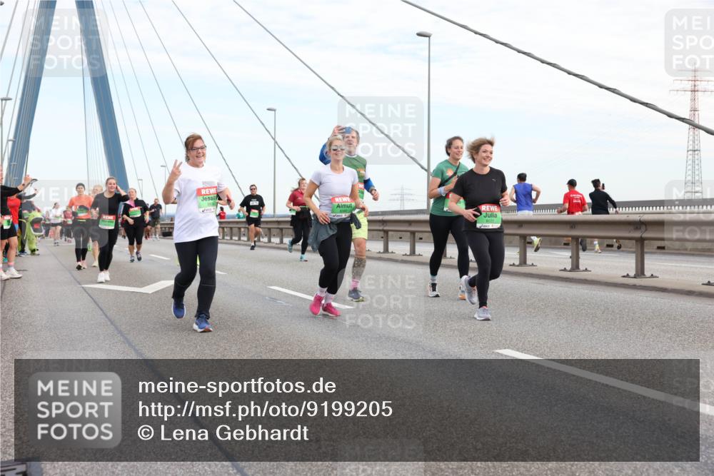 03.10.2025 - Köhlbrandbrückenlauf Lena Gebhardt http://msf.ph/oto/9199205 03.10.2025 15:37:40 Position 1 8022 meine-sportfotos.de