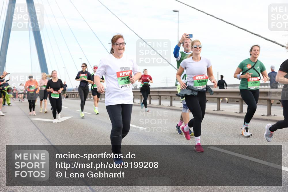 03.10.2025 - Köhlbrandbrückenlauf Lena Gebhardt http://msf.ph/oto/9199208 03.10.2025 15:37:41 Position 1 9534, 8090, 9436 meine-sportfotos.de