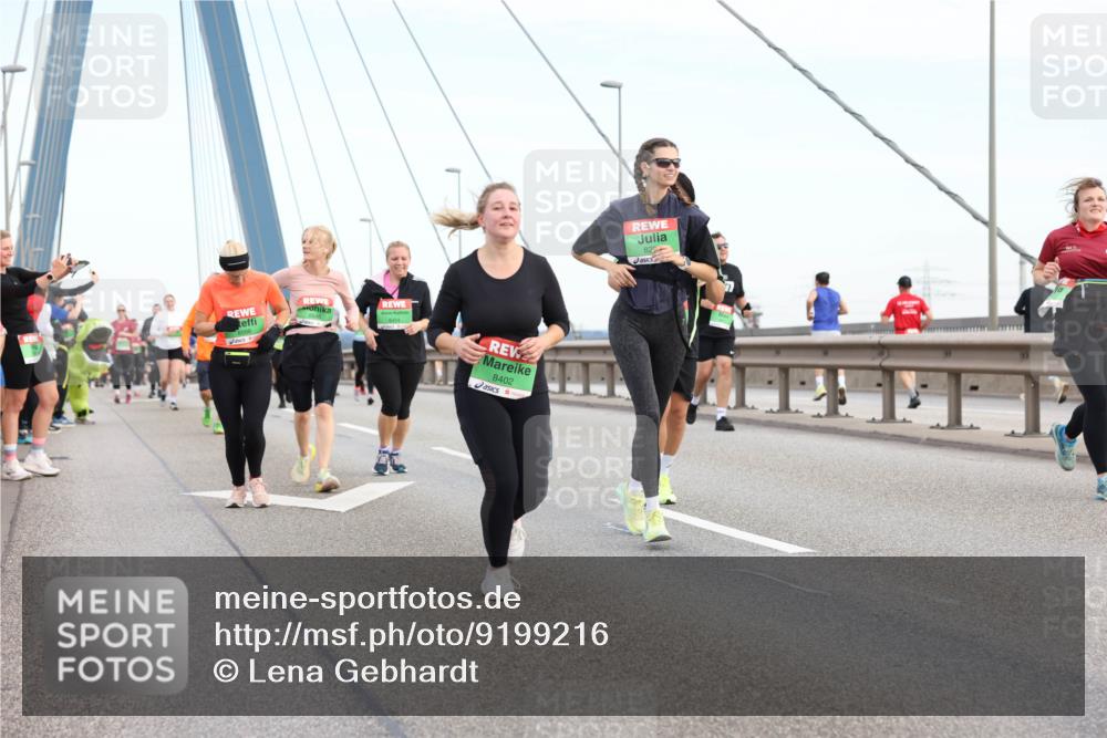03.10.2025 - Köhlbrandbrückenlauf Lena Gebhardt http://msf.ph/oto/9199216 03.10.2025 15:37:43 Position 1 8402 meine-sportfotos.de