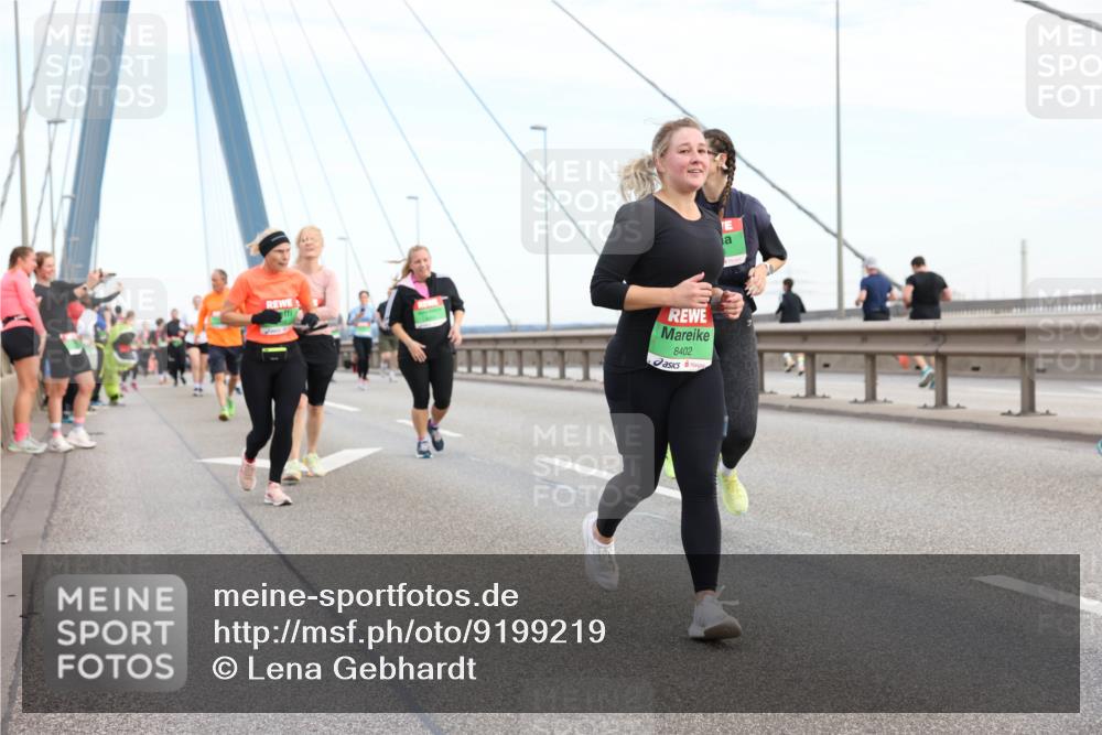 03.10.2025 - Köhlbrandbrückenlauf Lena Gebhardt http://msf.ph/oto/9199219 03.10.2025 15:37:44 Position 1 8402 meine-sportfotos.de
