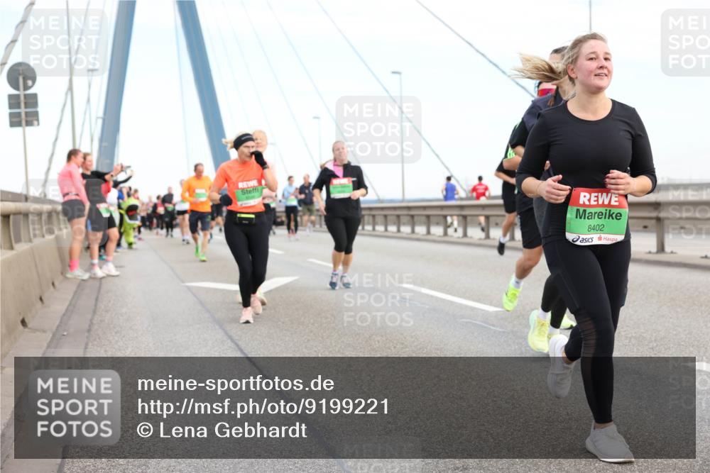 03.10.2025 - Köhlbrandbrückenlauf Lena Gebhardt http://msf.ph/oto/9199221 03.10.2025 15:37:44 Position 1 8402 meine-sportfotos.de