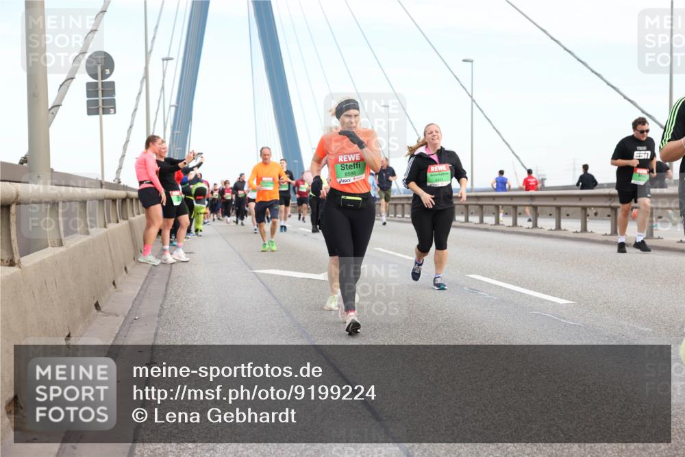 03.10.2025 - Köhlbrandbrückenlauf Lena Gebhardt http://msf.ph/oto/9199224 03.10.2025 15:37:45 Position 1 8588, 8454 meine-sportfotos.de