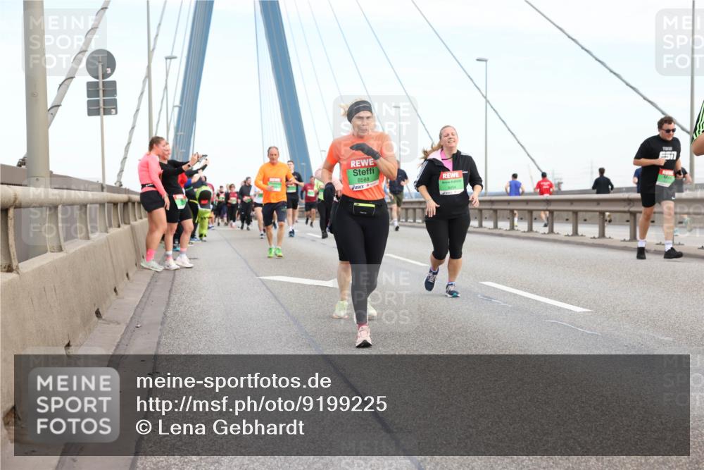 03.10.2025 - Köhlbrandbrückenlauf Lena Gebhardt http://msf.ph/oto/9199225 03.10.2025 15:37:45 Position 1 8588, 8454 meine-sportfotos.de