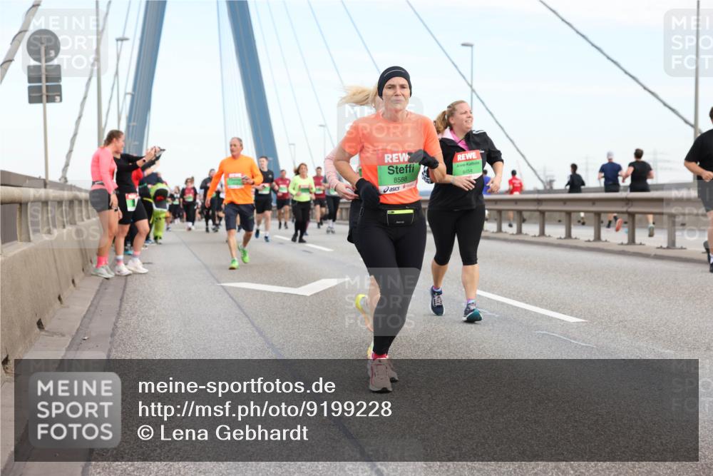 03.10.2025 - Köhlbrandbrückenlauf Lena Gebhardt http://msf.ph/oto/9199228 03.10.2025 15:37:45 Position 1 8588, 8454 meine-sportfotos.de