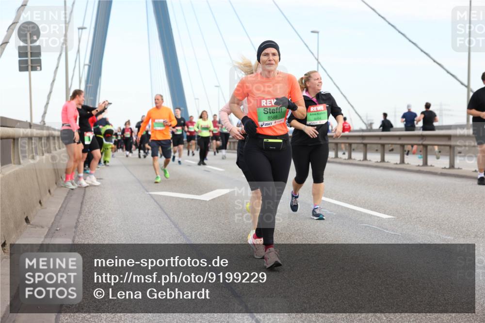 03.10.2025 - Köhlbrandbrückenlauf Lena Gebhardt http://msf.ph/oto/9199229 03.10.2025 15:37:45 Position 1 8588, 8454 meine-sportfotos.de