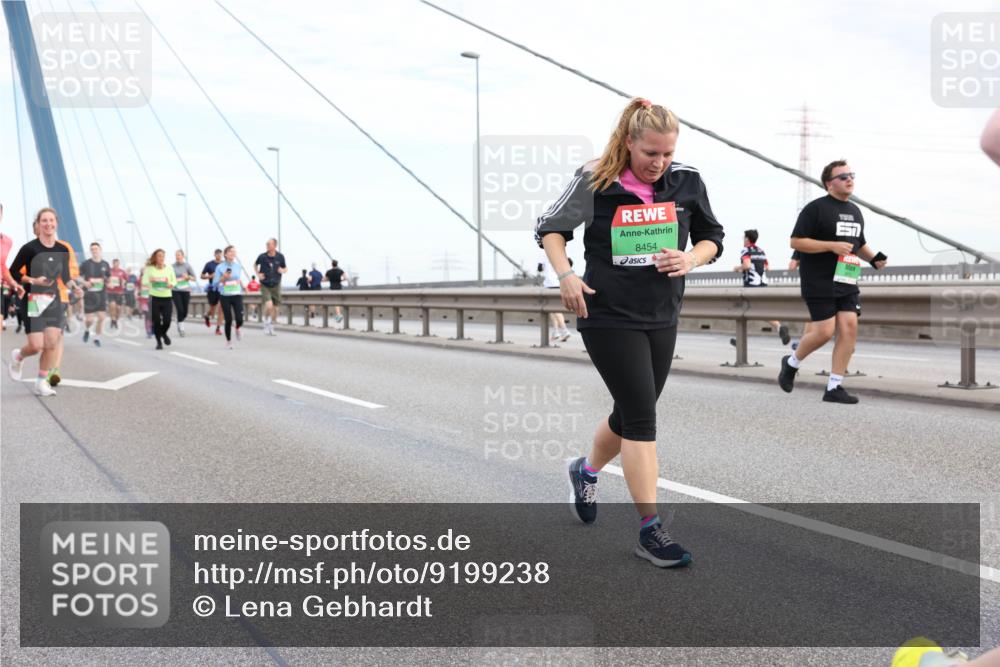 03.10.2025 - Köhlbrandbrückenlauf Lena Gebhardt http://msf.ph/oto/9199238 03.10.2025 15:37:48 Position 1 8454 meine-sportfotos.de