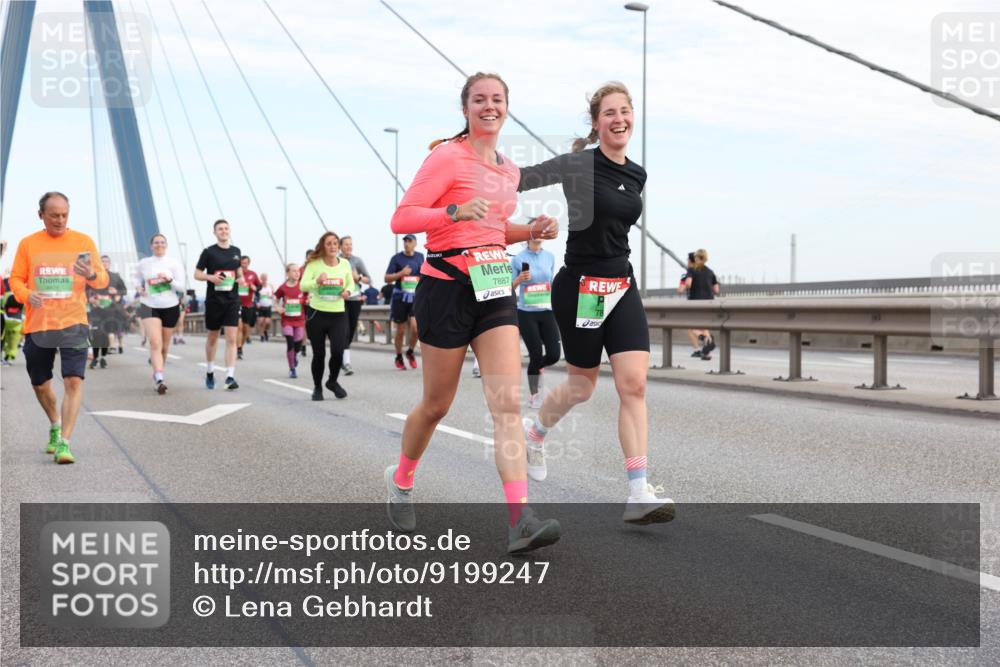 03.10.2025 - Köhlbrandbrückenlauf Lena Gebhardt http://msf.ph/oto/9199247 03.10.2025 15:37:50 Position 1 65, 7887 meine-sportfotos.de